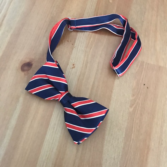 $15 for 3 ⭐️ Stripe bow tie - Picture 1 of 2